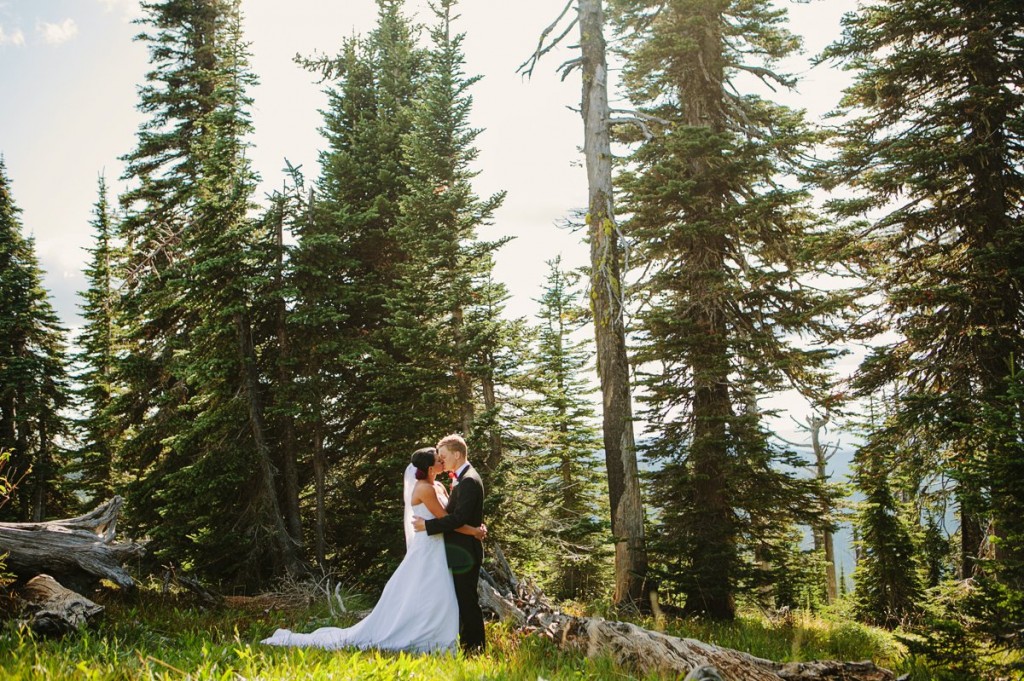 Schweitzer Mountain Sandpoint ID Wedding Photos Couple Kissing