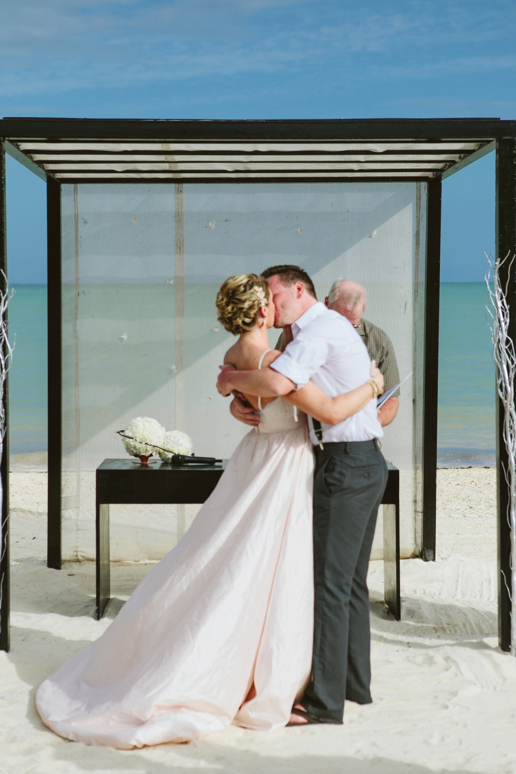 Moon Palace Resort Cancun Mexico Wedding Photos Ceremony First Kiss